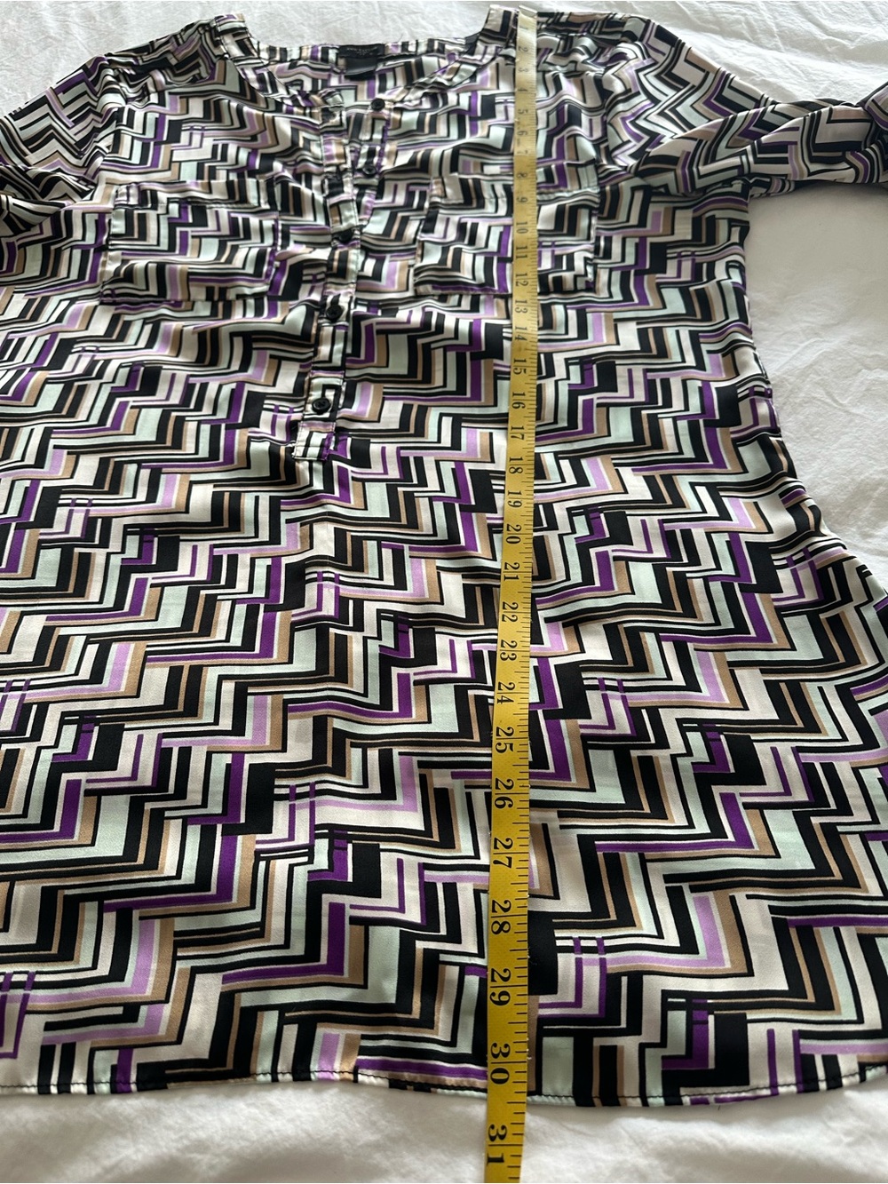 Ann Taylor Geometric Tunic Top in Purple, Black, Cream, size 12 - Picture 10 of 13